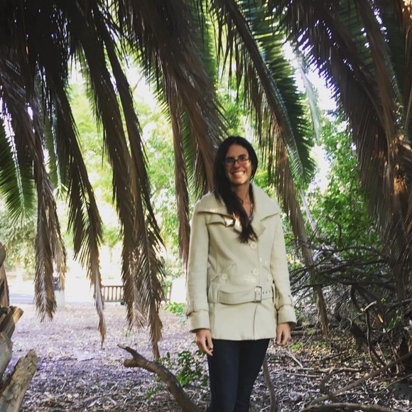 Meet your Posher, Jenelle - Picture 1 of 3